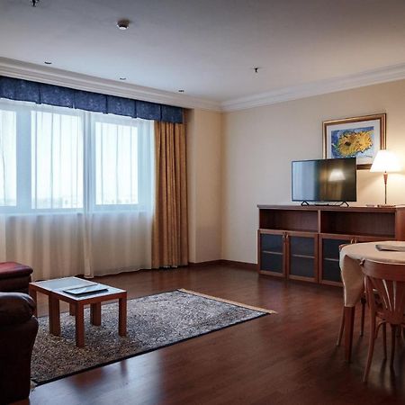 River Palace Hotel Atyrau Ngoại thất bức ảnh