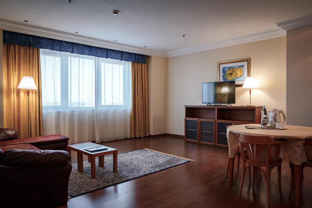 River Palace Hotel Atyrau Ngoại thất bức ảnh