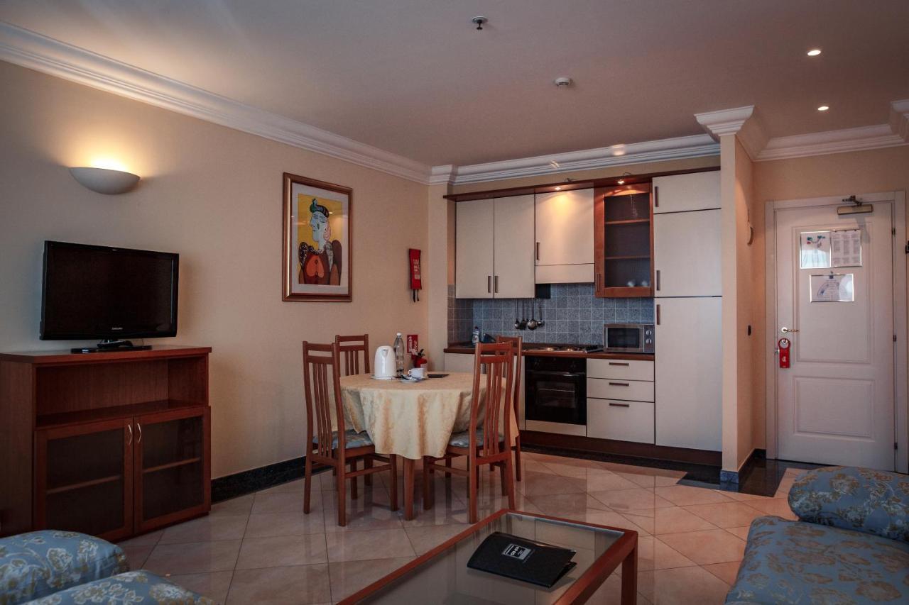 River Palace Hotel Atyrau Ngoại thất bức ảnh