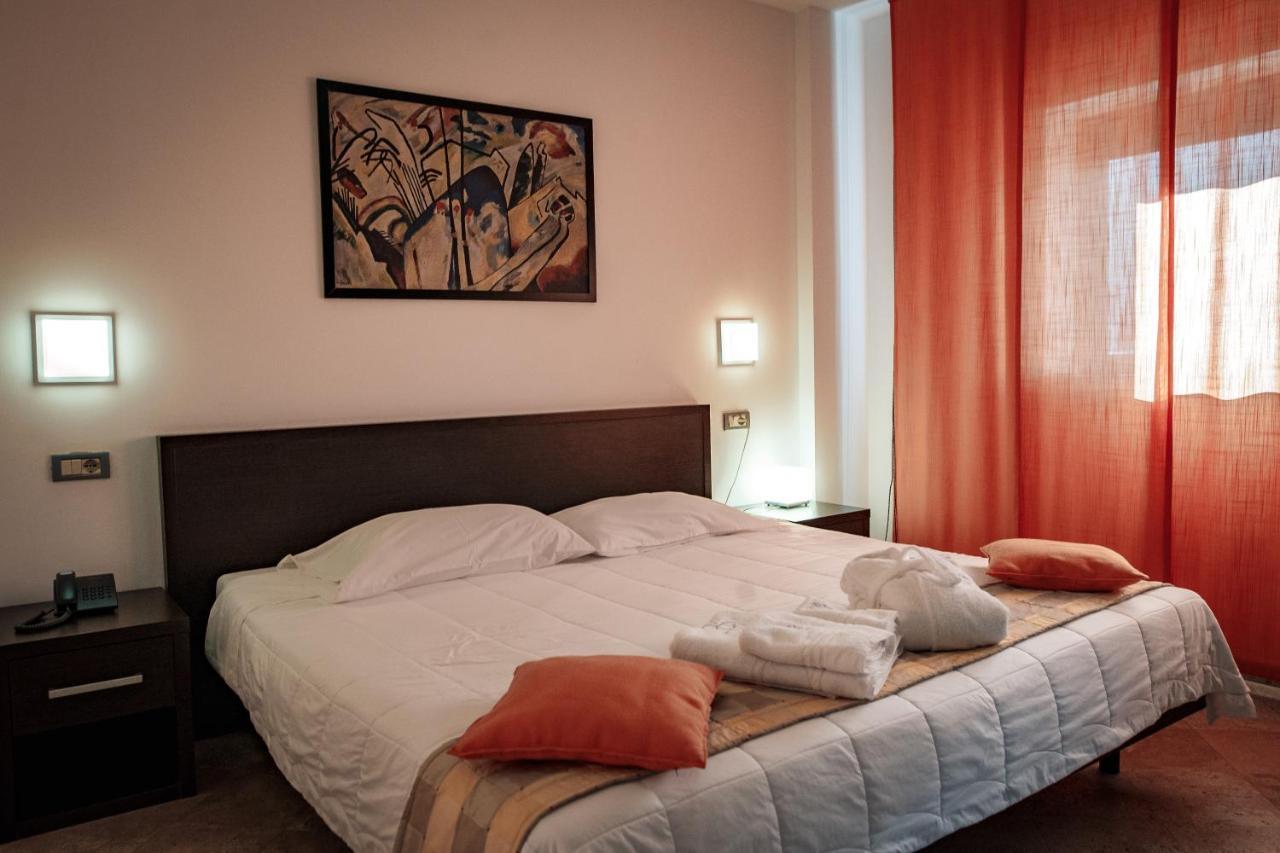 River Palace Hotel Atyrau Ngoại thất bức ảnh