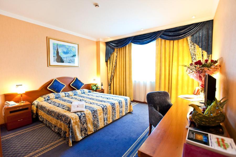 River Palace Hotel Atyrau Phòng bức ảnh